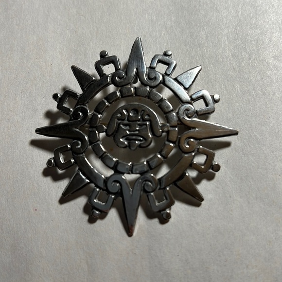 Vintage 925 sterling signature Silver Medallion & Pin - Picture 1 of 2